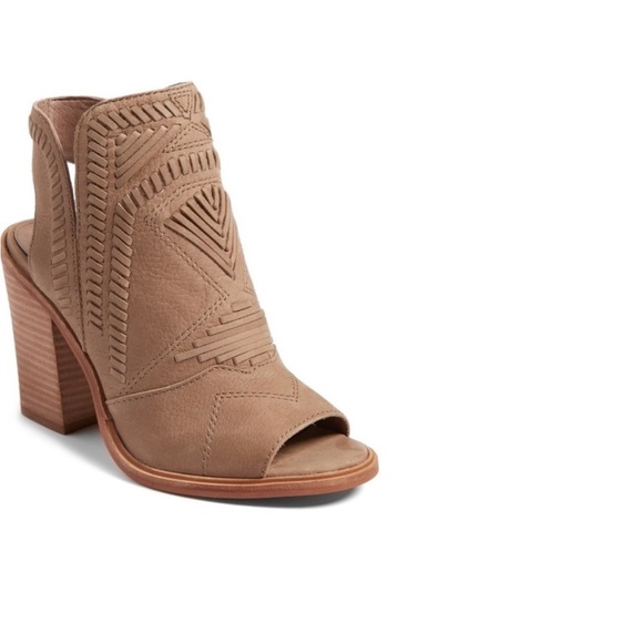 Vince Camuto Karinta Block Heel - Picture 2 of 6